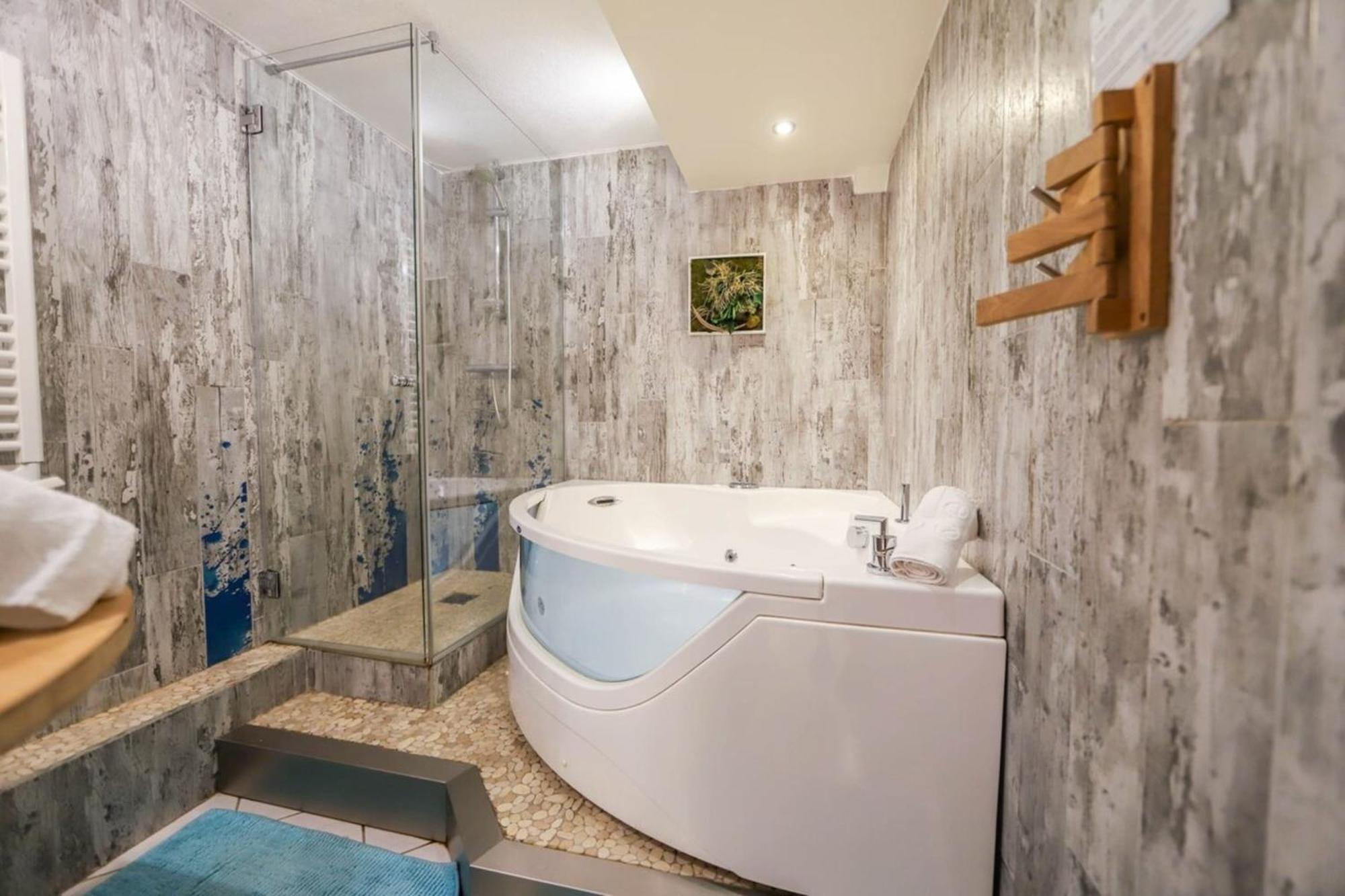Le Cocon - Lofts & Lakes Certified 4-Stars Annecy Bagian luar foto